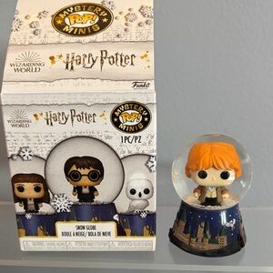 Harry Potter Snow Globe Ron